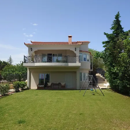 The House Вилла